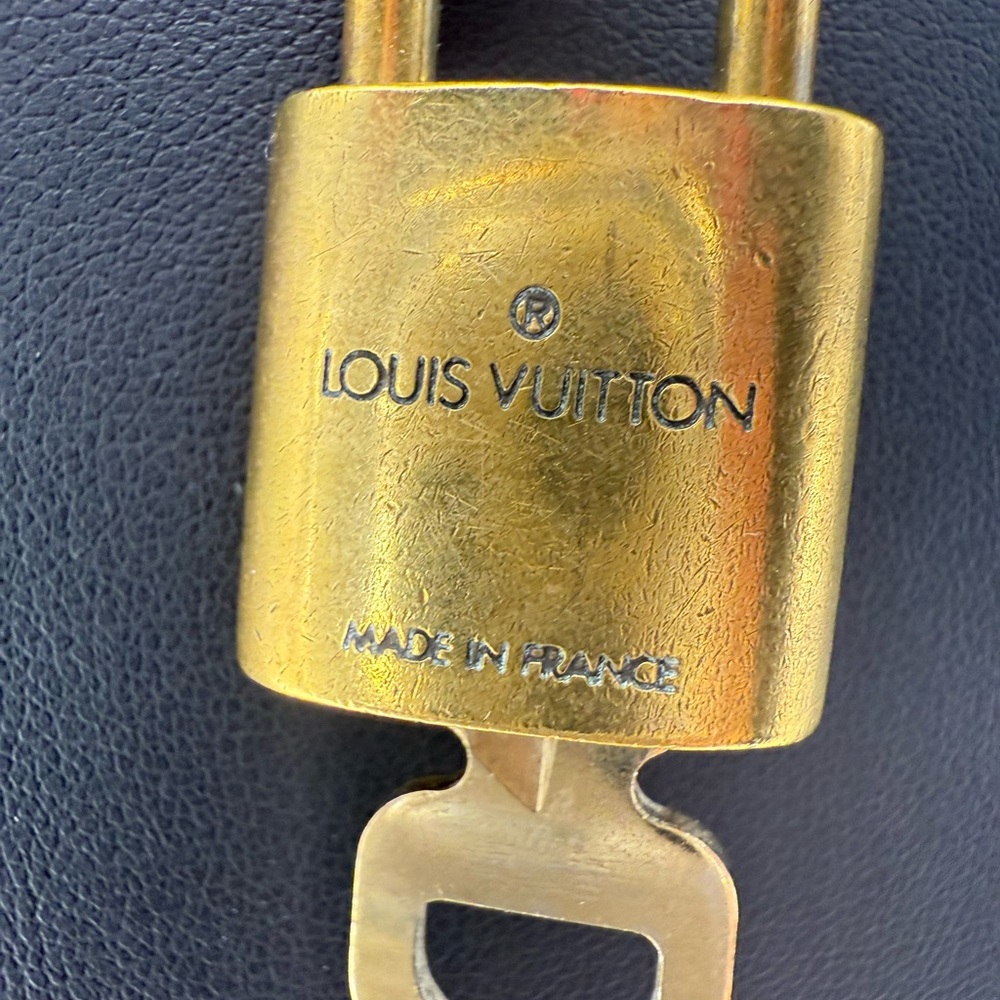 Authentic LV Louis Vuitton Padlock Key #305 w Chain Necklace Pre-Loved Designer - Picture 5 of 9